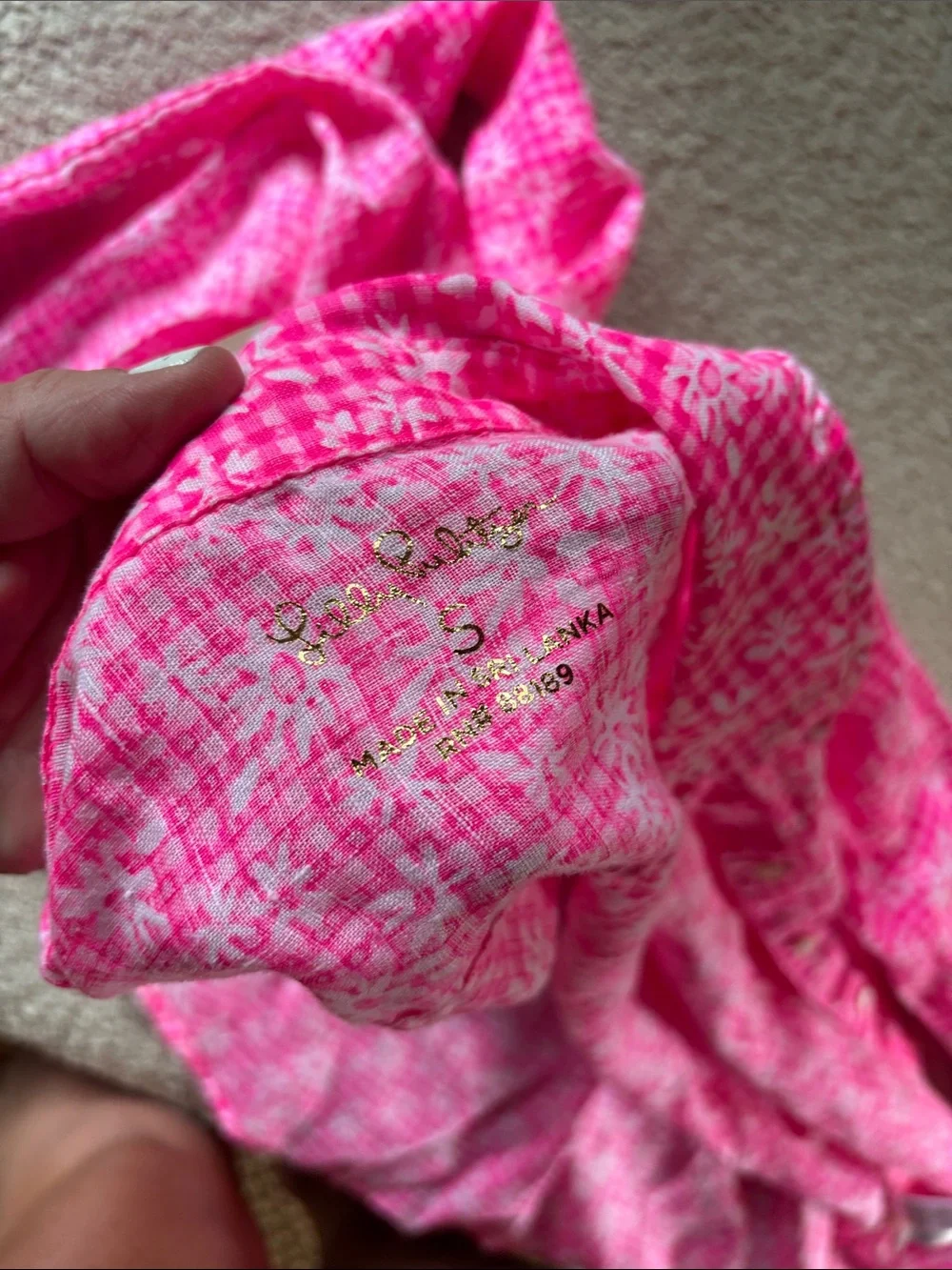 Lilly Pulitzer 100% linen Hot Pink & White Floral button up Top
